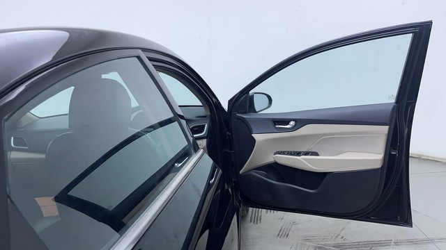 Second-hand 2019 Hyundai Verna VTVT 1.6 AT SX Plus for sale in Hyderabad-16