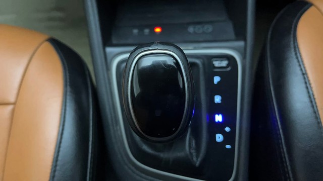 Second-hand 2019 Hyundai Verna VTVT 1.6 AT SX Plus for sale in Hyderabad-12