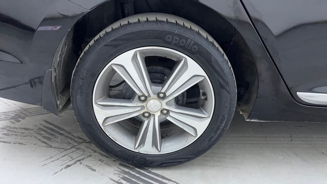 Second-hand 2019 Hyundai Verna VTVT 1.6 AT SX Plus for sale in Hyderabad-18