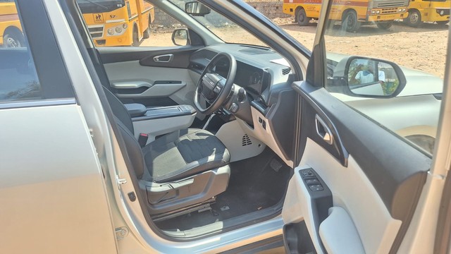 Second-hand 2025 Kia Carens Clavis EV HTK Plus for sale in Hyderabad-10