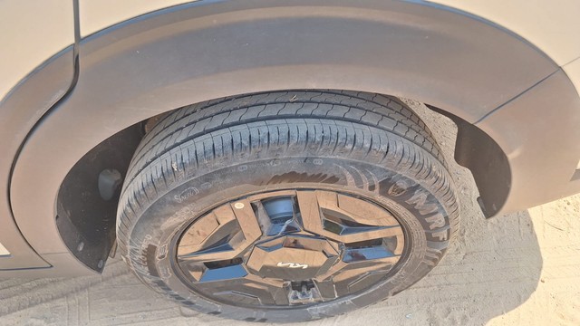 Second-hand 2025 Kia Carens Clavis EV HTK Plus for sale in Hyderabad-9