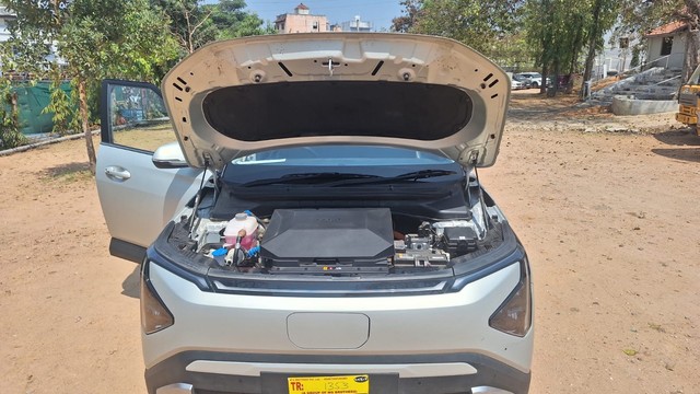 Second-hand 2025 Kia Carens Clavis EV HTK Plus for sale in Hyderabad-3