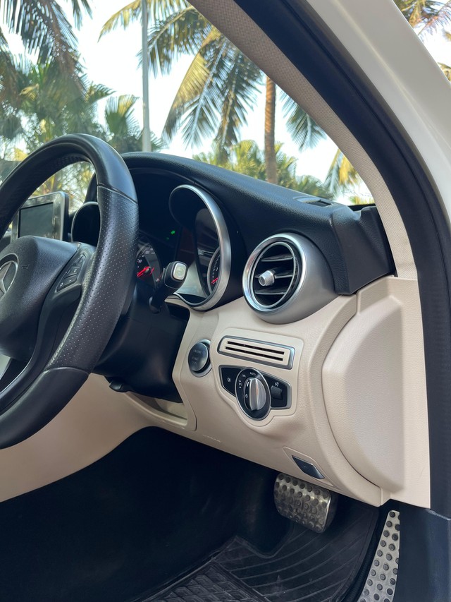 Second-hand 2018 Mercedes-Benz C-Class Progressive C 200 for sale in Mumbai-28