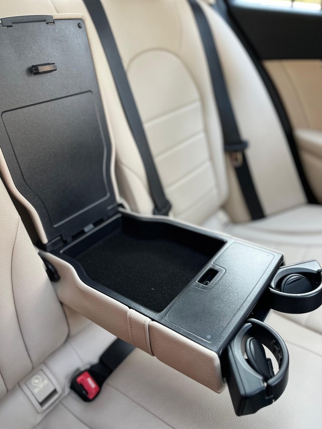 Second-hand 2018 Mercedes-Benz C-Class Progressive C 200 for sale in Mumbai-6