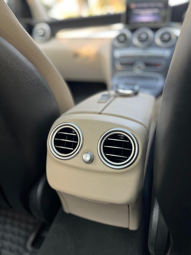 Second-hand 2018 Mercedes-Benz C-Class Progressive C 200 for sale in Mumbai-18