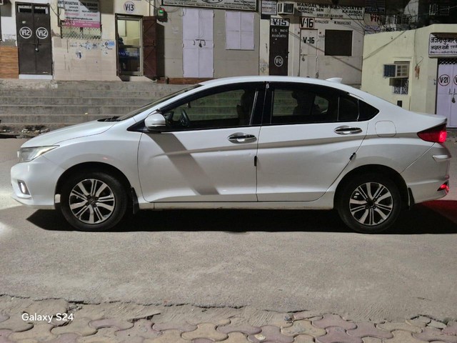 Second-hand 2019 Honda City i-VTEC V for sale in New Delhi-5