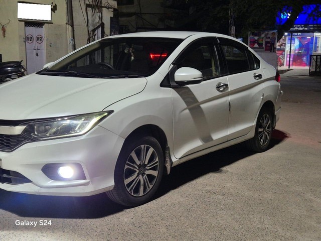 Second-hand 2019 Honda City i-VTEC V for sale in New Delhi-7