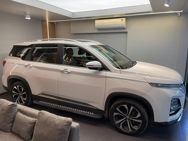 Second-hand 2023 MG Hector Plus 1.5 Turbo Sharp Pro CVT BSVI for sale in Mumbai-29