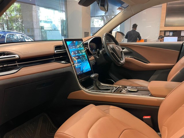 Second-hand 2023 MG Hector Plus 1.5 Turbo Sharp Pro CVT BSVI for sale in Mumbai-27