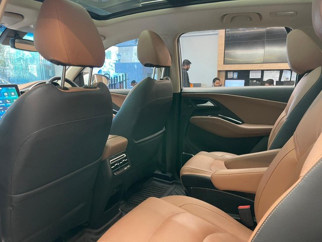 Second-hand 2023 MG Hector Plus 1.5 Turbo Sharp Pro CVT BSVI for sale in Mumbai-20