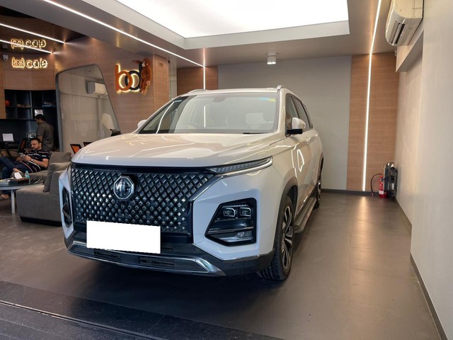 Second-hand 2023 MG Hector Plus 1.5 Turbo Sharp Pro CVT BSVI for sale in Mumbai-6