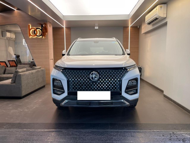 Second-hand 2023 MG Hector Plus 1.5 Turbo Sharp Pro CVT BSVI for sale in Mumbai-8