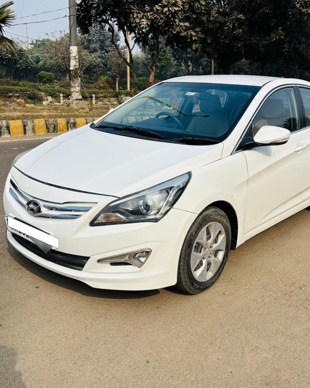 Second-hand 2016 Hyundai Verna 1.4 VTVT for sale in Noida-4