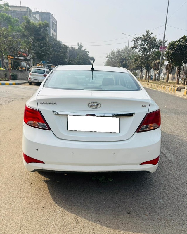 Second-hand 2016 Hyundai Verna 1.4 VTVT for sale in Noida-2
