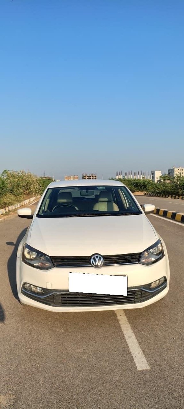 Volkswagen Polo Exquisite 1.5 TDI Highline Second-hand 2015 Volkswagen Polo Exquisite 1.5 TDI Highline for sale in Hyderabad-4