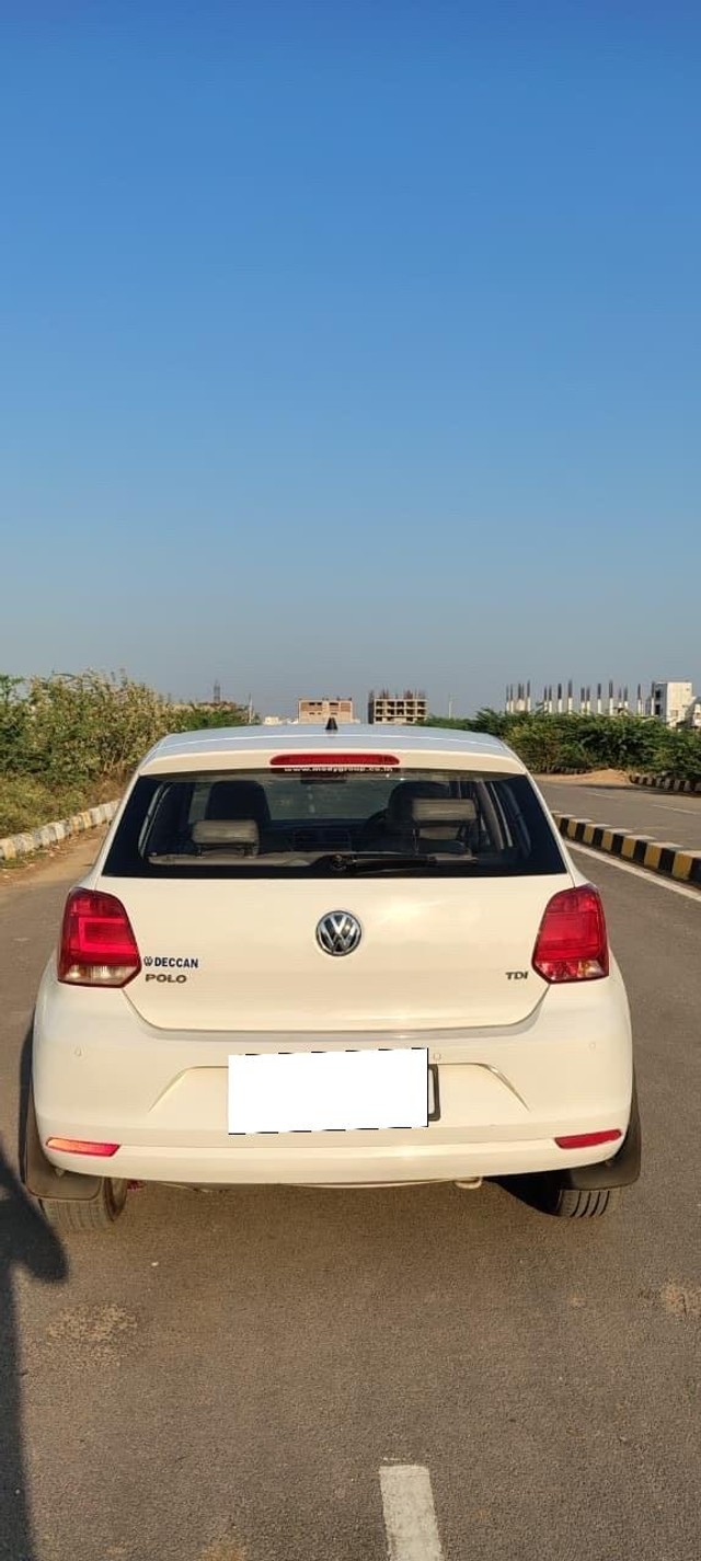 Volkswagen Polo Exquisite 1.5 TDI Highline Second-hand 2015 Volkswagen Polo Exquisite 1.5 TDI Highline for sale in Hyderabad-2