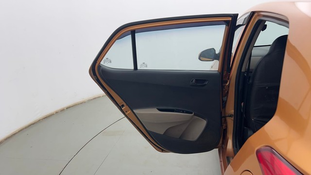 Second-hand 2014 Hyundai Grand i10 1.2 Kappa Magna BSIV for sale in Kolkata-25