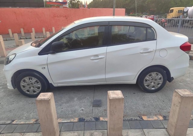 Second-hand 2014 Honda Amaze S i-Vtech for sale in New Delhi-3