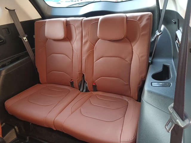 Second-hand 2021 MG Hector Plus Sharp DCT for sale in Mumbai-9
