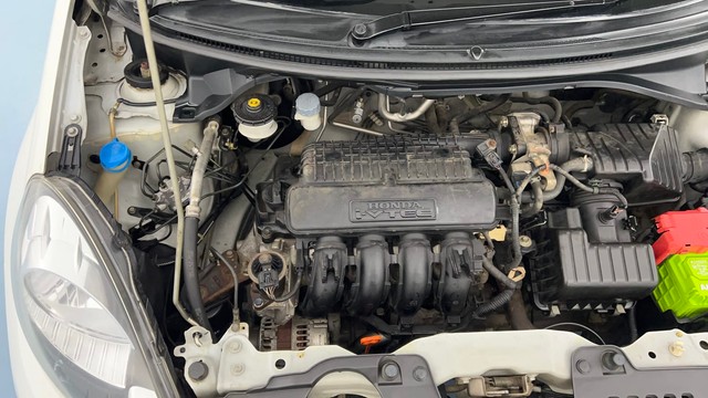 Second-hand 2015 Ford Figo Petrol ZXI for sale in Lucknow-31