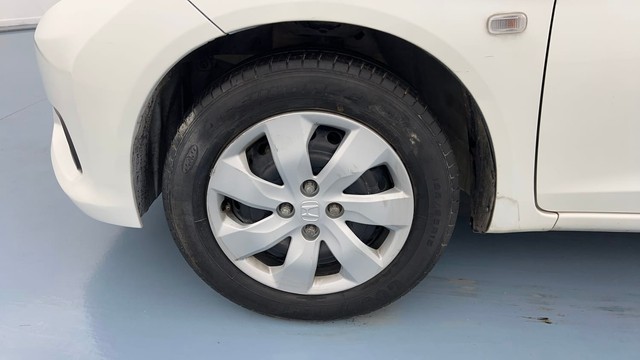 Second-hand 2015 Ford Figo Petrol ZXI for sale in Lucknow-20