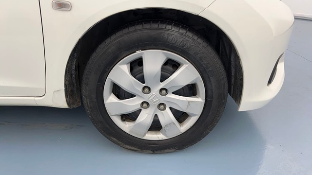 Second-hand 2015 Ford Figo Petrol ZXI for sale in Lucknow-17