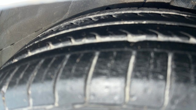 Second-hand 2015 Ford Figo Petrol ZXI for sale in Lucknow-23