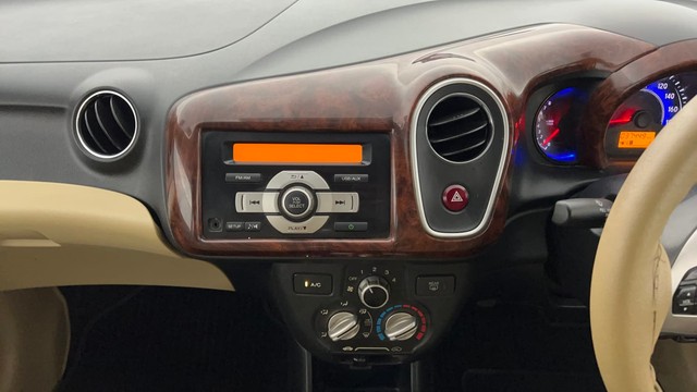 Second-hand 2015 Ford Figo Petrol ZXI for sale in Lucknow-33