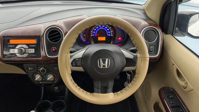 Second-hand 2015 Ford Figo Petrol ZXI for sale in Lucknow-32