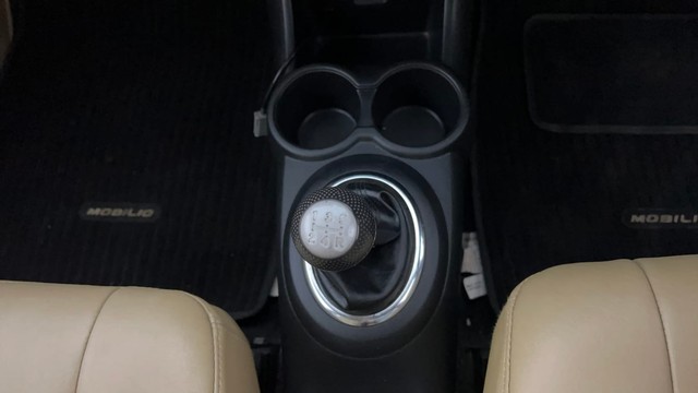 Second-hand 2015 Ford Figo Petrol ZXI for sale in Lucknow-12