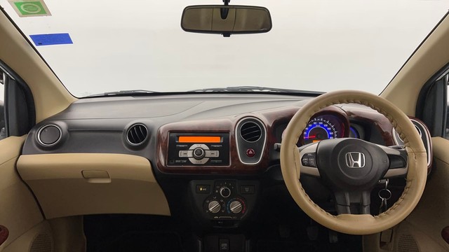 Second-hand 2015 Ford Figo Petrol ZXI for sale in Lucknow-11