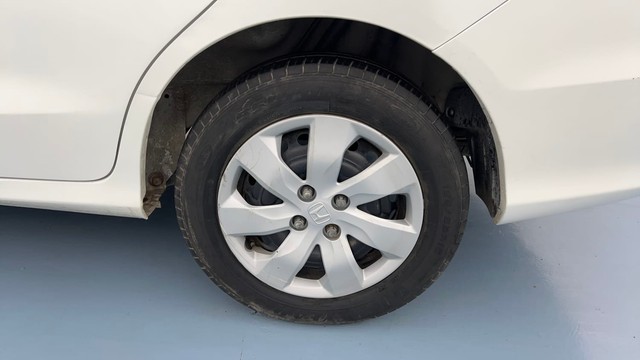 Second-hand 2015 Ford Figo Petrol ZXI for sale in Lucknow-19