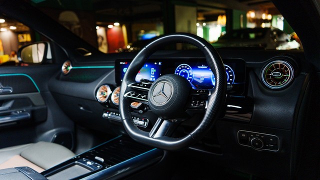 Second-hand 2024 Mercedes-Benz EQA 250 Plus for sale in New Delhi-7