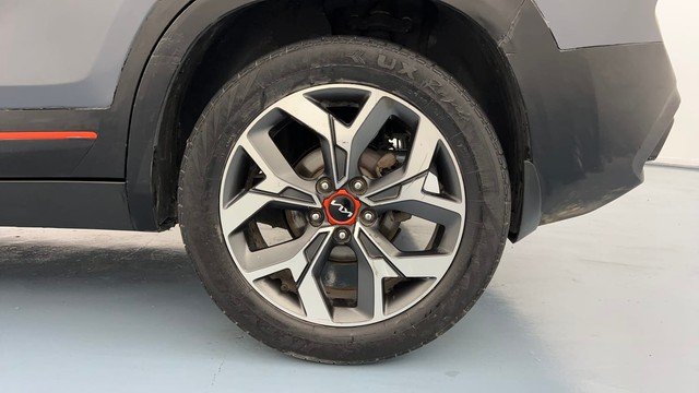 Second-hand 2021 Kia Seltos X-Line DCT for sale in Lucknow-19