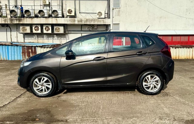 Second-hand 2016 Honda Jazz 1.2 V AT i VTEC for sale in Mumbai-2