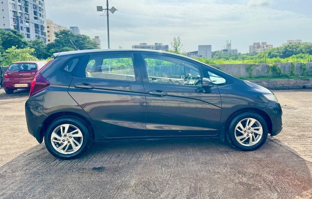 Second-hand 2016 Honda Jazz 1.2 V AT i VTEC for sale in Mumbai-3