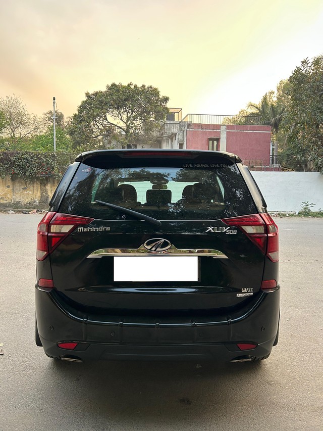Second-hand 2020 Mahindra XUV500 W11 AT BSIV for sale in New Delhi-1