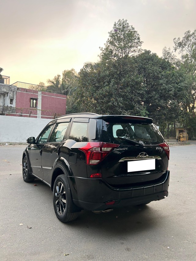 Second-hand 2020 Mahindra XUV500 W11 AT BSIV for sale in New Delhi-5