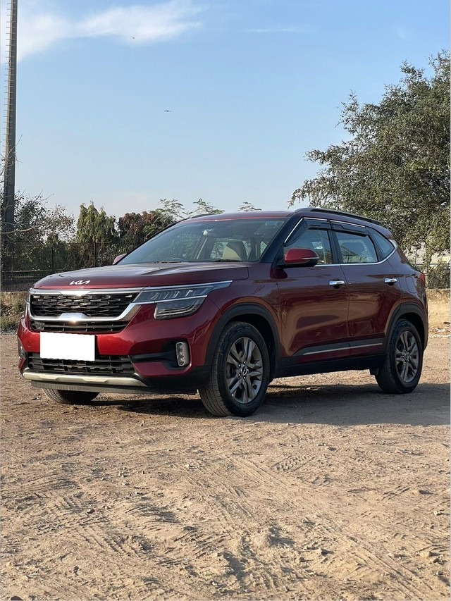 Second-hand 2022 Kia Seltos HTX IVT G for sale in New Delhi-3