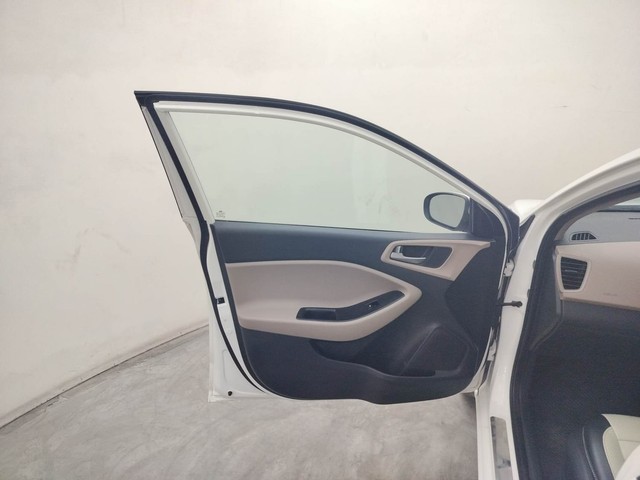 Hyundai i20 1.4 Asta Option Second-hand 2018 Hyundai i20 1.4 Asta Option for sale in Coimbatore-31