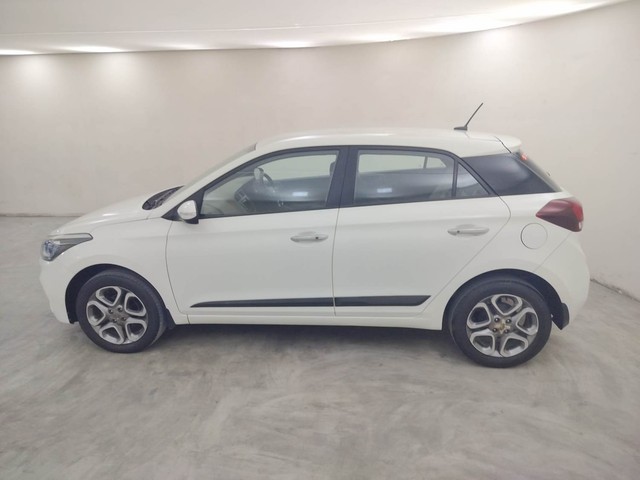 Hyundai i20 1.4 Asta Option Second-hand 2018 Hyundai i20 1.4 Asta Option for sale in Coimbatore-6