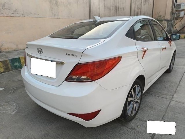 Hyundai Verna 1.6 VTVT AT SX Second-hand 2016 Hyundai Verna 1.6 VTVT AT SX for sale in Noida-2