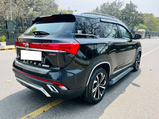 Second-hand 2023 MG Hector Plus 1.5 Turbo Savvy Pro CVT 7 Str BSVI for sale in New Delhi-9