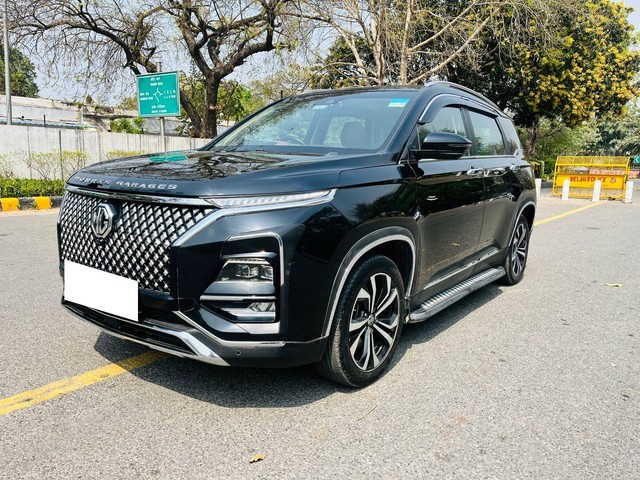 Second-hand 2023 MG Hector Plus 1.5 Turbo Savvy Pro CVT 7 Str BSVI for sale in New Delhi-5