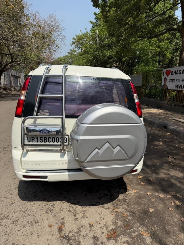 Second-hand 2012 Ford Endeavour 2.5L 4X2 for sale in New Delhi-5