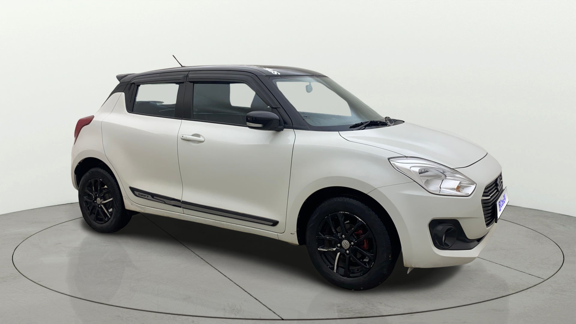 Buy Used Maruti Swift ZXI AMT of 2019 model @ 4,94,000 INR in