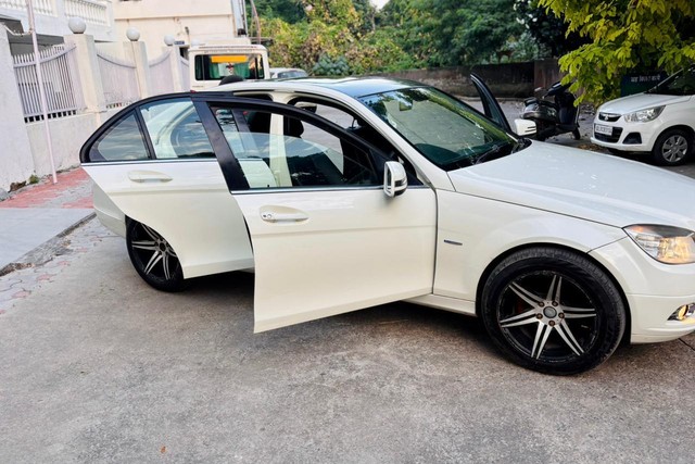 Second-hand 2011 Mercedes-Benz C-Class C 200 CGI Avantgarde for sale in New Delhi-1