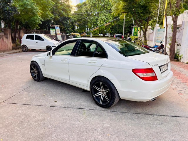 Second-hand 2011 Mercedes-Benz C-Class C 200 CGI Avantgarde for sale in New Delhi-5