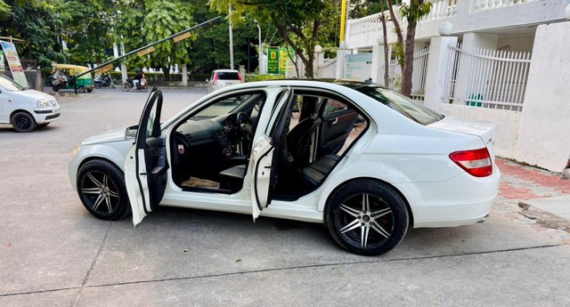 Second-hand 2011 Mercedes-Benz C-Class C 200 CGI Avantgarde for sale in New Delhi-6