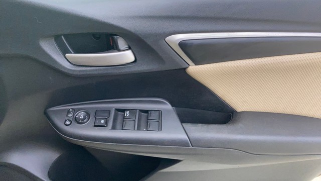 Second-hand 2018 Honda Jazz 1.2 V AT i VTEC for sale in Mumbai-17